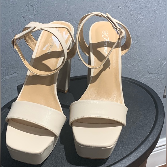 Forever Women's Chunky Block Platform High Heel Sandals SZ 9 - Picture 2 of 9